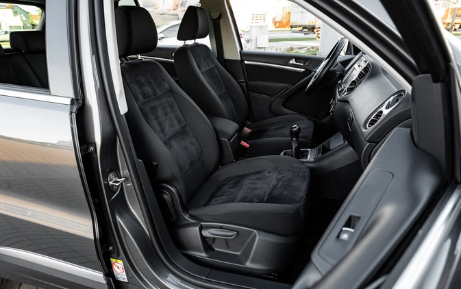 Volkswagen Tiguan cena 49900 przebieg: 215000, rok produkcji 2013 z Piwniczna-Zdrój małe 781